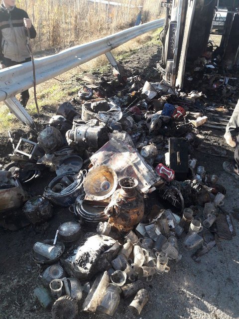 وانت دست فروش در آتش سوخت (+عکس) وانت دست فروش در آتش سوخت (+عکس)