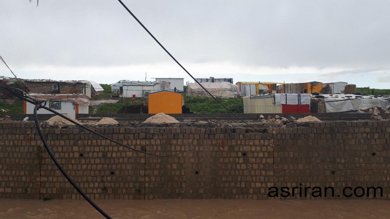 گزارش میدانی «عصر ایران» از زندگی و زمانه زلزلهزدگان سرپل ذهاب بعد از بارشهای سیلآسای اخیر؛ همنوایی شبانه گسل و سیل گزارش میدانی «عصر ایران» از زندگی و زمانه زلزلهزدگان سرپل ذهاب بعد از بارشهای سیلآسای اخیر؛ همنوایی شبانه گسل و سیل