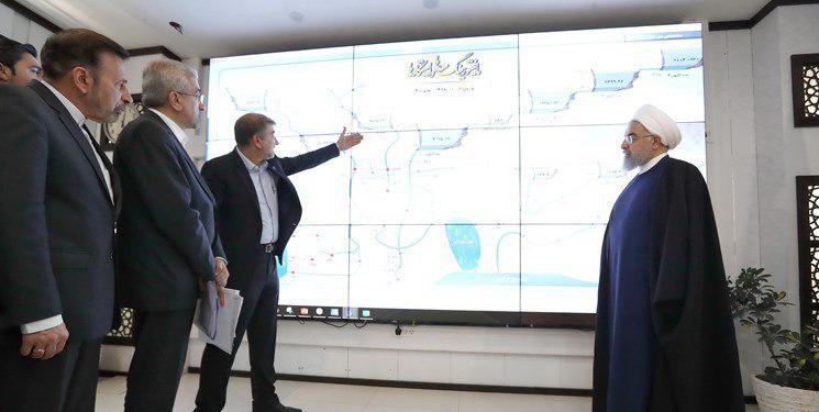 بازدید روحانی از مرکز مانیتورینگ آب و برق خوزستان (+عکس)