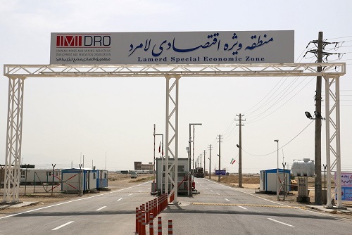 ارائه تسهیلات بانکی ویژه به سرمایه گذاران در منطقه ویژه لامرد / برنامه تولید روزانه 4 هزار رینگ خودرو در کشور