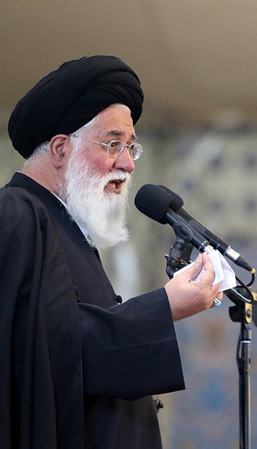 امام جمعه مشهد: صدا و سیما به جای بانوان گوینده مرد بگذارد/ دل دادن و قلوه گرفتن در مجالس فامیلی حرام است