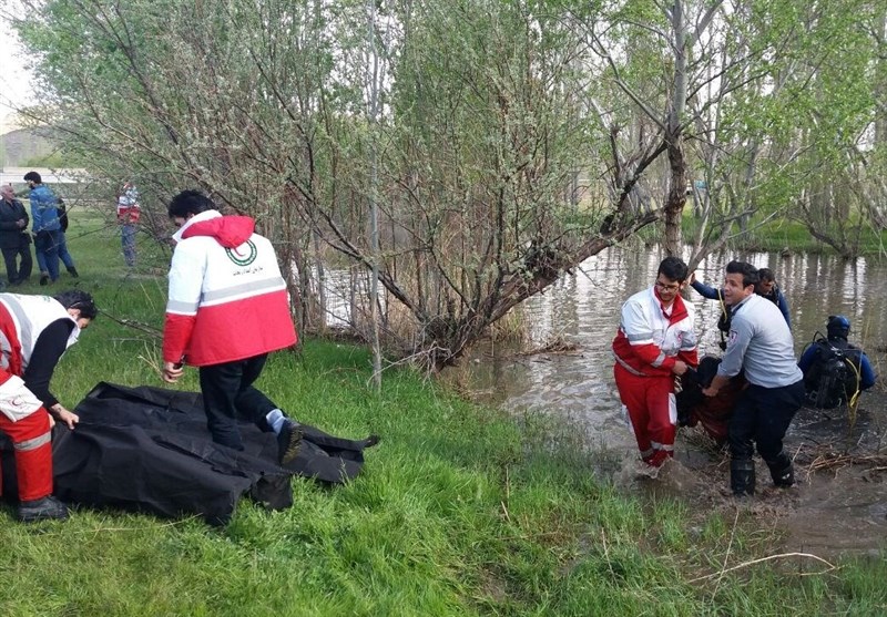 کشف جسد 2 نفر در آبشار بیشه لرستان کشف جسد 2 نفر در آبشار بیشه لرستان