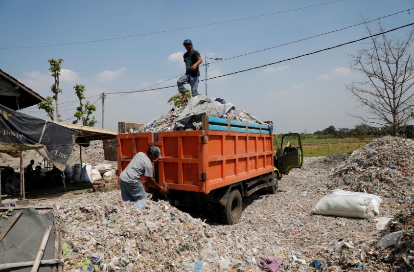 پول در برابر زباله/ روستای اندونزی برای امرار معاش زباله نیاز دارد