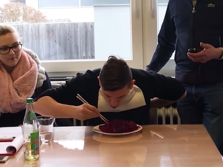 دیوانه وارترین رکوردهای غذایی ثبت شده در گینس (+عکس) دیوانه وارترین رکوردهای غذایی ثبت شده در گینس (+عکس)