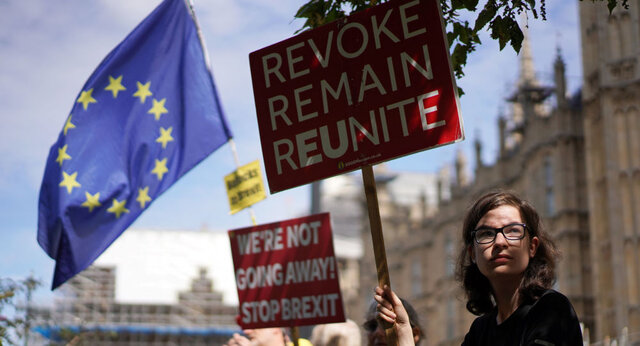 فریاد &laquo;کودتا را متوقف کنید&raquo; در خیابان&zwnj;های لندن