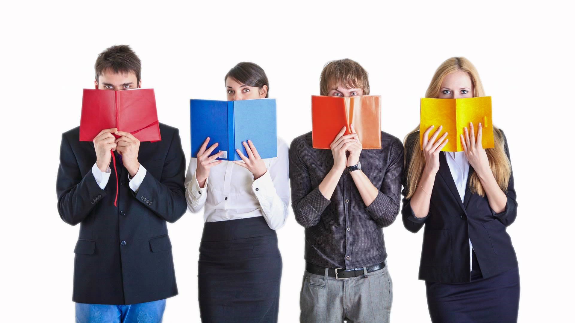 برای آموزش زبان انگلیسی فقط به کتاب ها تکیه نکنیم