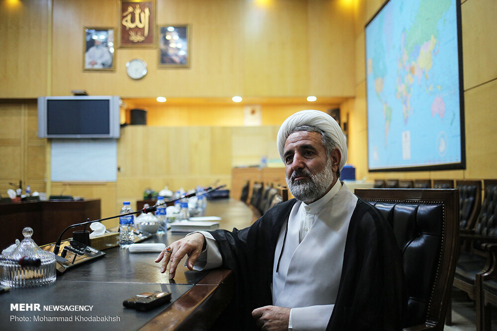 روایت ذوالنوری از چندین جلسه گفتگو با مهدی کروبی بعد از انتخابات ۸۸/روزی که در قم گیر افتاده بود برای نجاتش تلاش کردم