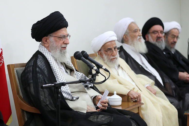 مقام معظم رهبری: اروپاییها مذاکره میکنند، تماس میگیرند، وعده میدهند پوچ، همهاش پوچ مقام معظم رهبری: اروپاییها مذاکره میکنند، تماس میگیرند، وعده میدهند پوچ، همهاش پوچ