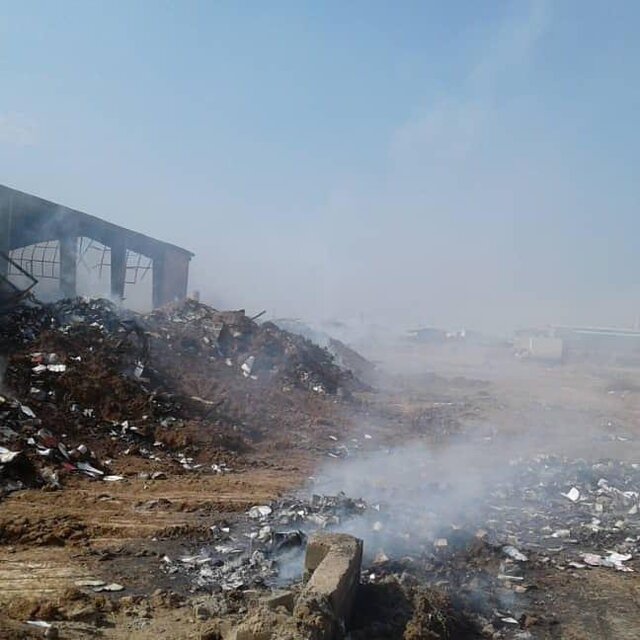 آتش&zwnj;سوزی در انبار یک نشر(+عکس)