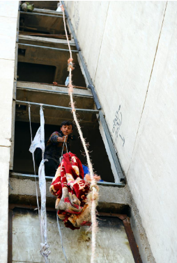 ساختمان توخالی مقر معترضان عراق (+عکس)