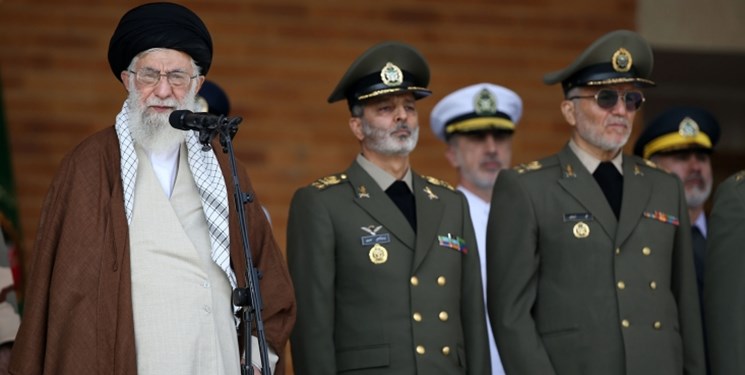 مقام معظم رهبری: به دلسوزان عراق و لبنان توصیه می&zwnj;کنم اولویتشان را علاج ناامنی قرار دهند