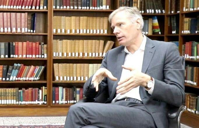 سفیر لندن در واکنش به ممنوعیت فعالیت 