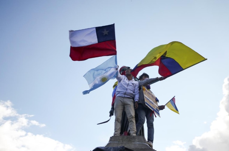 اعتراضات رقصان کلمبیا (+عکس)/ تجمع 40 هزار نفری در مرکز پایتخت