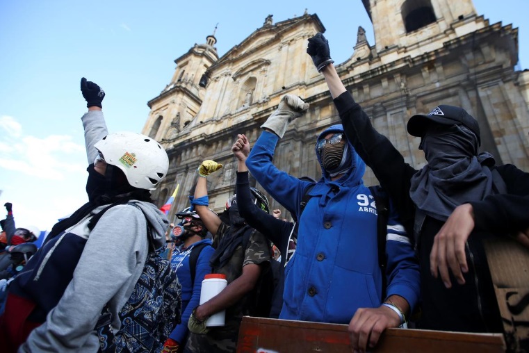 اعتراضات رقصان کلمبیا (+عکس)/ تجمع 40 هزار نفری در مرکز پایتخت