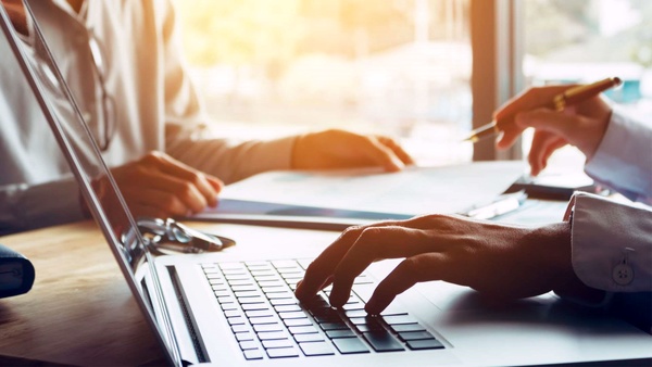 اینترنت یک جز جدایی ناپذیر از زندگی امروزه