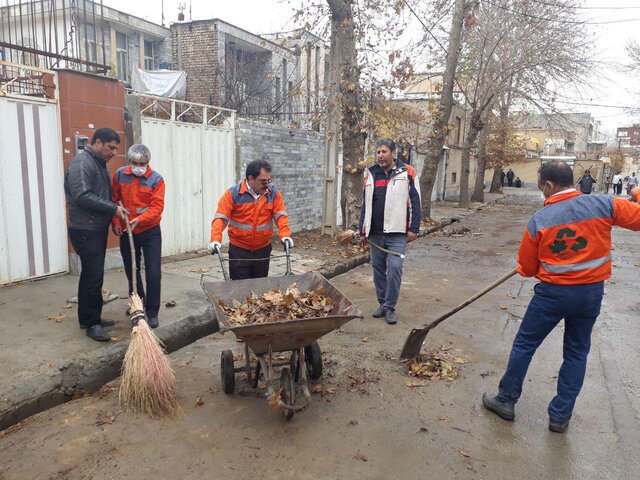 شهردار بروجرد خودش دست به جارو شد
