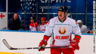 رییس جمهوری بلاروس: ودکا و سونا علاج کروناست!