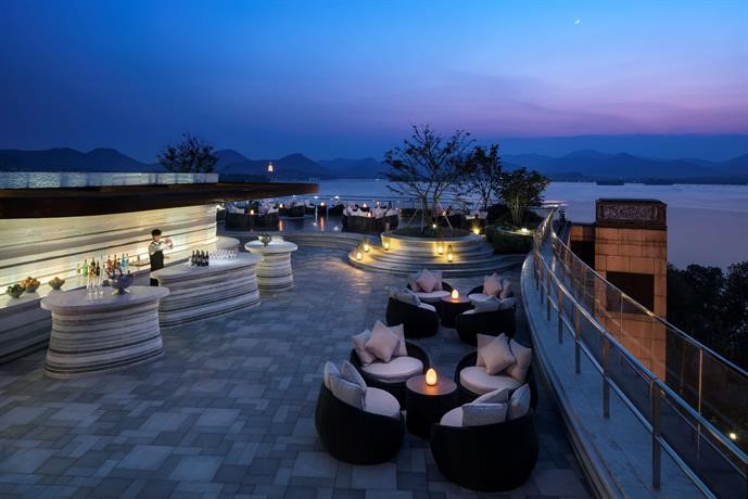 از سواحل لومبوک در بالی تا امکانات مالدیو و هتل های چین