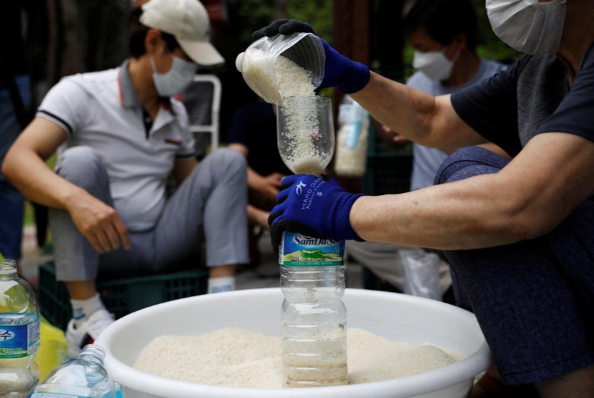 کره شمالی ارسال برنج از طریق دریا برای مردم کره شمالی