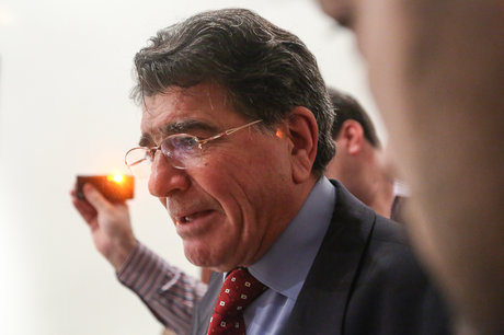 به شایعه&zwnj;ها درباره استاد شجریان توجه نکنید