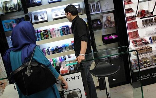 کرونا بازار &laquo;رژ لب&raquo; را کساد کرد