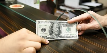 نرخ خرید و فروش دلار و یورو در صرافی بانک&zwnj;ها