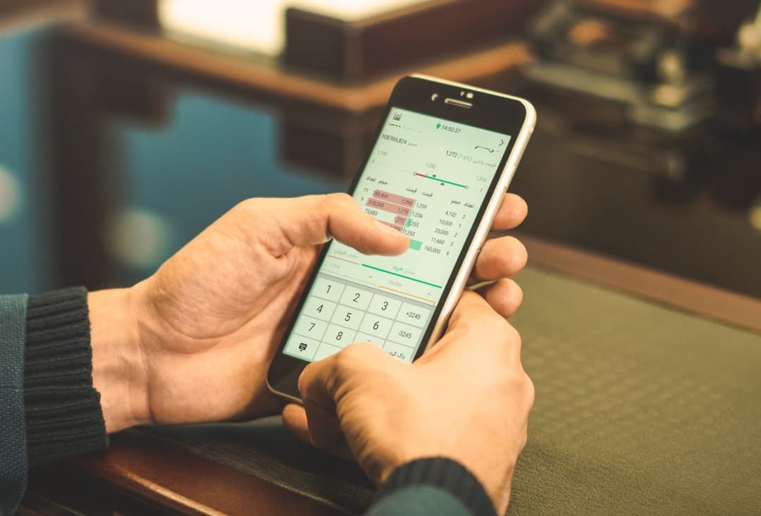 آشنایی با سامانه معاملات &laquo;ایزی&zwnj;تریدر&raquo;؛ ساده برای مبتدی&zwnj;ها و جذاب برای حرفه&zwnj;ای&zwnj;ها