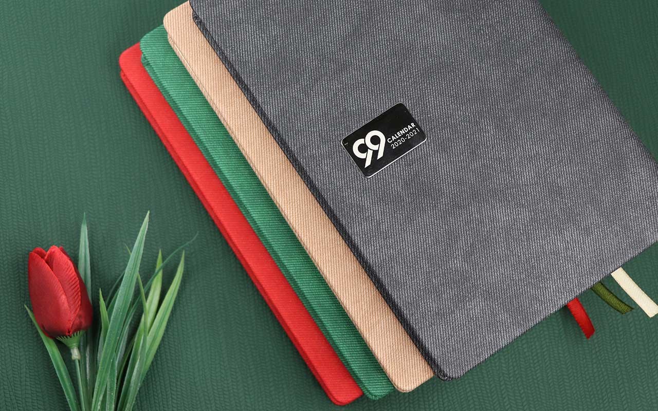 سالنامه در انواع رنگ