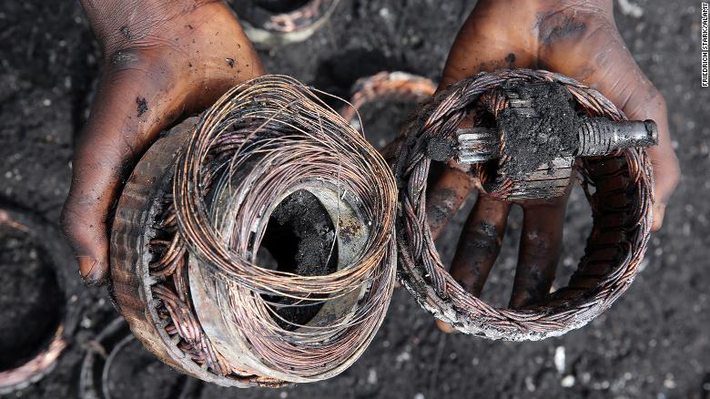 بازیافت زبالههای الکتریکی مواد به دست آمده از سوزاندن زباله الکترونیک