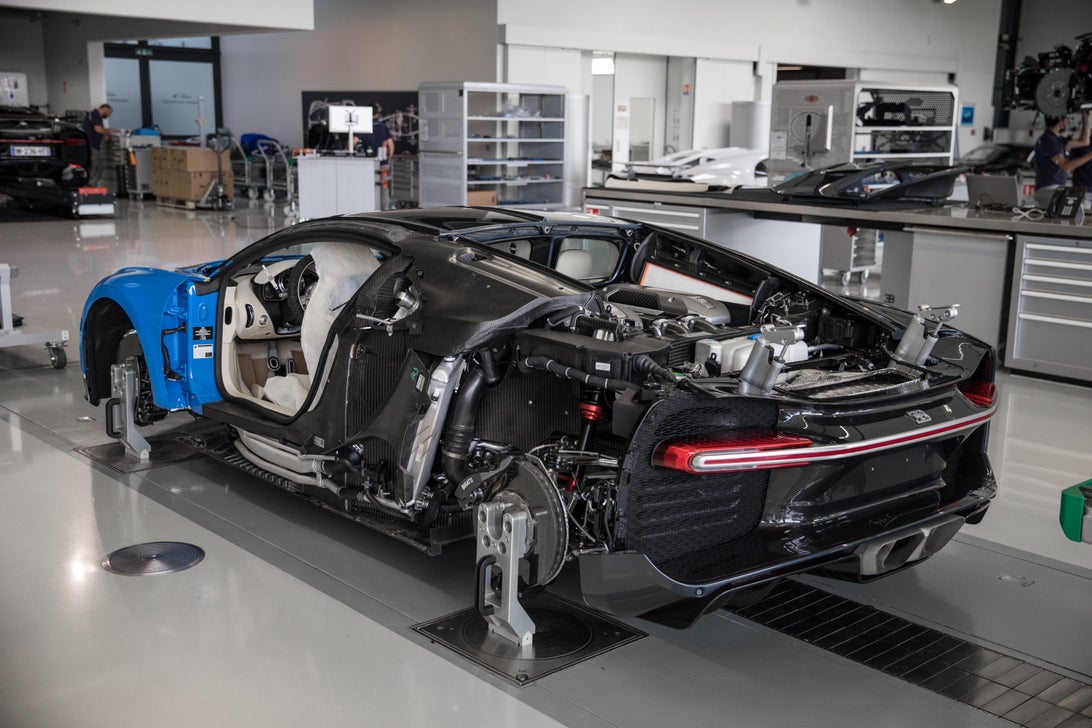 بوگاتی شیرون چگونه تولید می شود؛ ترکیب هنر و مهندسی در یک بوگاتی شیرون چگونه تولید می شود؛ ترکیب هنر و مهندسی در یک