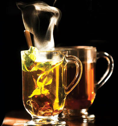 نوشیدنی های مناسب برای زمستان (+طرز تهیه) چای، نعناء، زنجبیل