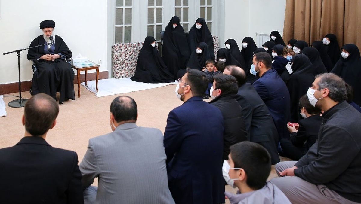 رهبر انقلاب: بزرگداشت آقای مصباح یکی از واجبات است/ در مجموعه‌ فضلای برجسته‌ قم کسی مثل ایشان مشاهده نمی کنم/ الحمدلله صدا و سیما نسبت به کارهای ایشان گرایش خوبی دارد