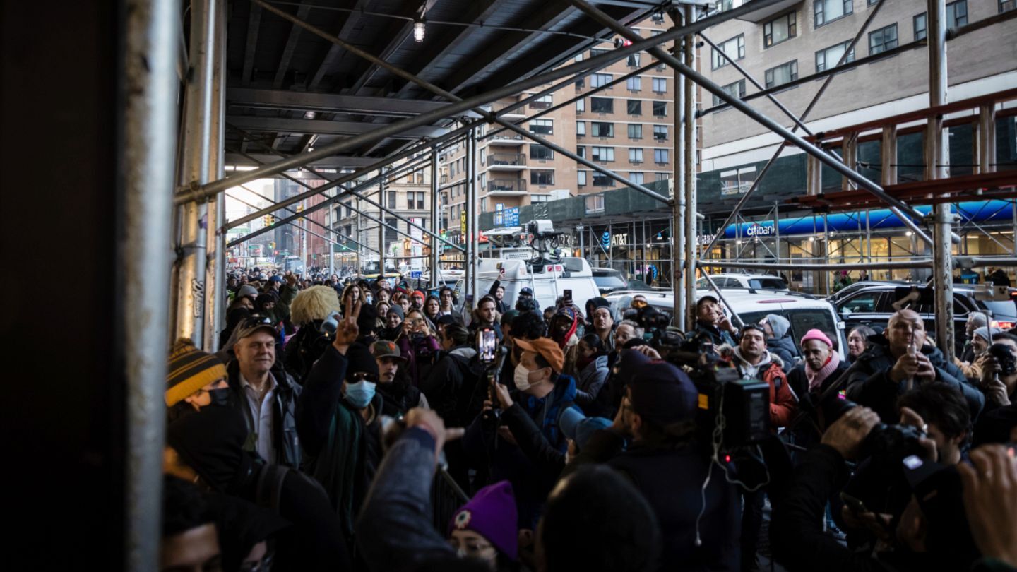 افتتاح اولین فروشگاه قانونی ماریجوانا در نیویورک (+عکس) / فروش ب افتتاح اولین فروشگاه قانونی ماریجوانا در نیویورک (+عکس) / فروش ب