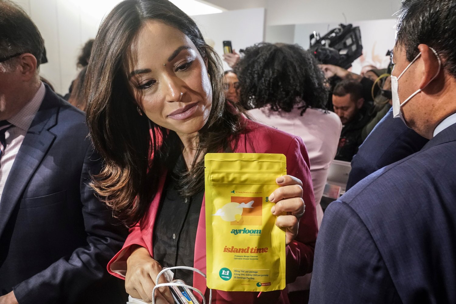 افتتاح اولین فروشگاه قانونی ماریجوانا در نیویورک (+عکس) / فروش ب افتتاح اولین فروشگاه قانونی ماریجوانا در نیویورک (+عکس) / فروش ب