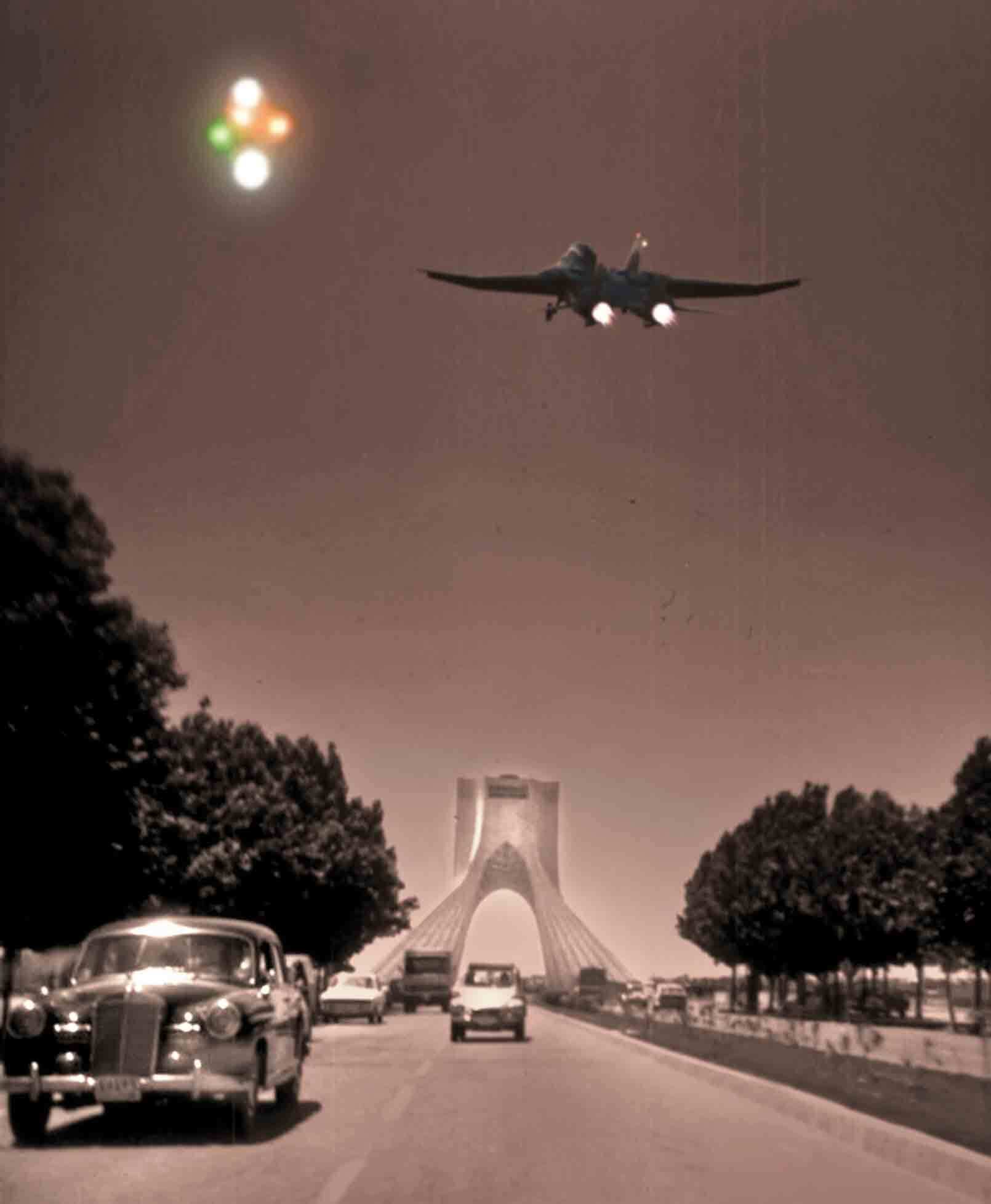 بشقاب‌پرنده‌ای در آسمان تهران