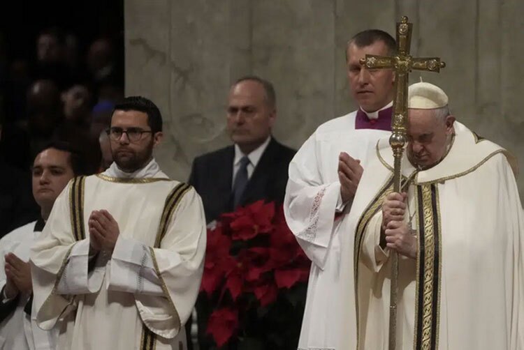 پاپ فرانسیس در مراسم کریسمس: مسیح فقیر بود پس تشنه قدرت نباشید پاپ فرانسیس در مراسم کریسمس: مسیح فقیر بود پس تشنه قدرت نباشید