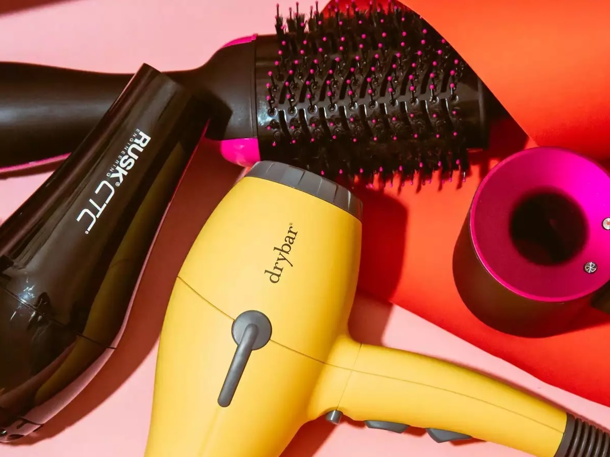 ترفندهای سشوار کشیدن که تا به حال نمیدانستید! ترفندهای سشوار کشیدن که تا به حال نمیدانستید!