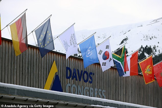 حضور کارگران جنسی برای ارایه سرویس به مهمانان اجلاس سالانه داووس سوییس حضور کارگران جنسی برای ارایه سرویس به مهمانان اجلاس سالانه داووس سوییس