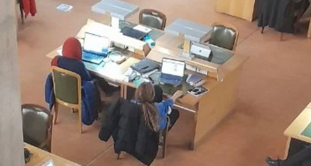 تعلیق عضویت ۱۲ زن در کتابخانه ملی به دلیل حجاب/ خبرگزاری فارس: ۴ نفر تعهد دادند، عضویت شان به حالت قبل برگشت