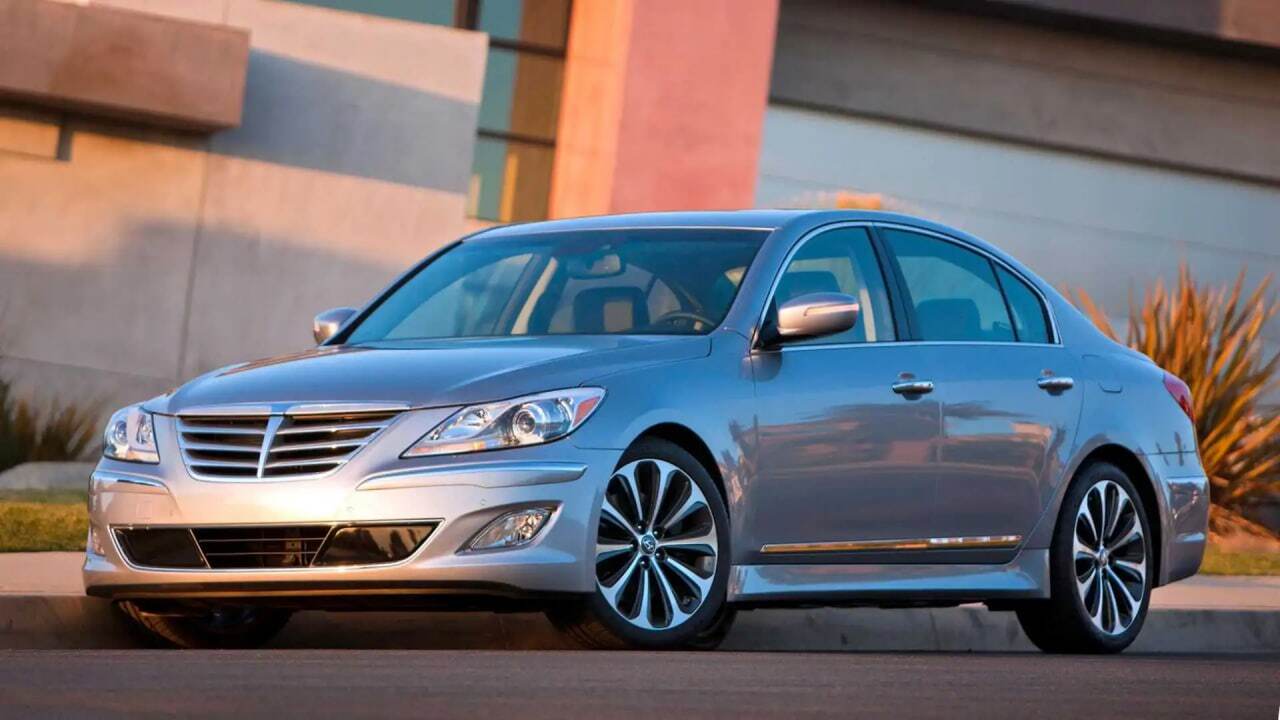 خرید خودرو در آمریکا با 3 فیلتر/ کمتر از 10 هزار دلار، 150 هزار کیلومتر کارکرد و پیشرانه 300 اسب بخاری (+عکس)