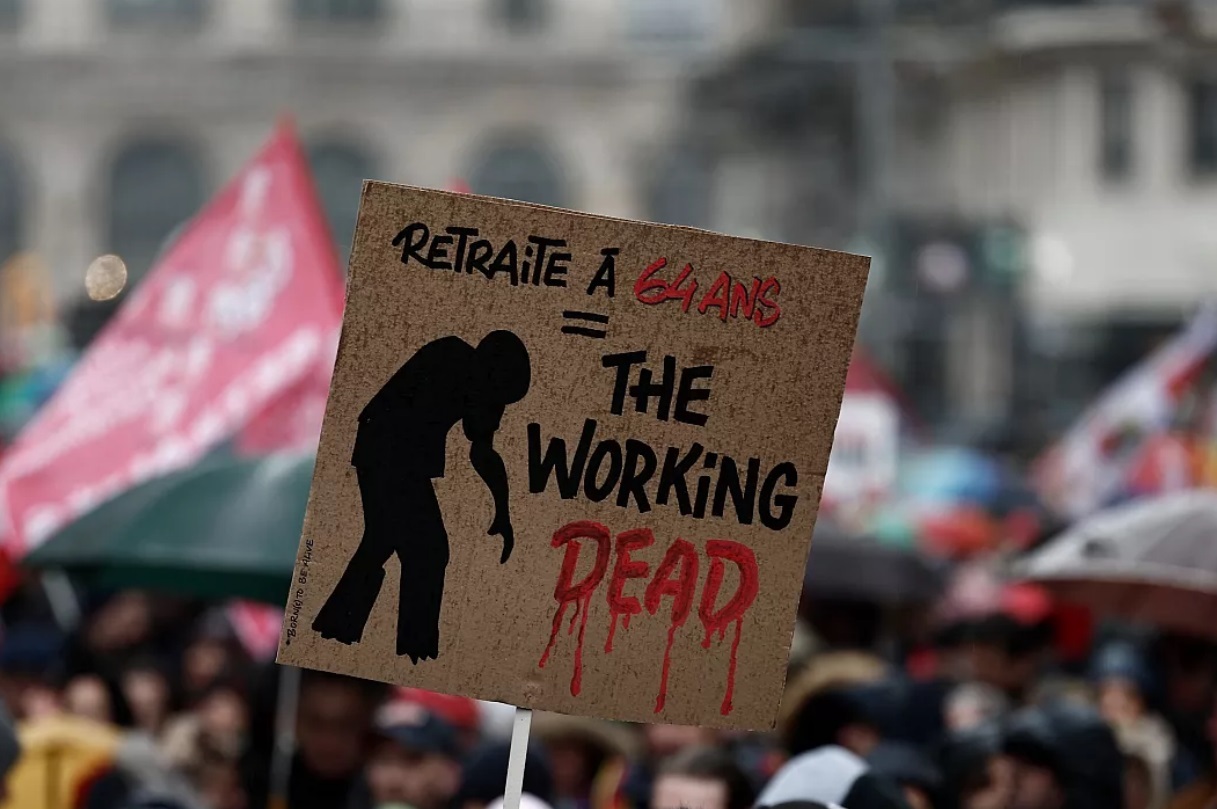 تظاهرات و اعتصاب بزرگ در فرانسه / اختلال در پروازها، مترو، قطارها و اتوبوس ها / بیش از یک میلیون معترض در خیابان / پیوستن معلمان، کارمندان و کارگران به اعتصاب تظاهرات و اعتصاب بزرگ در فرانسه / اختلال در پروازها، مترو، قطارها و اتوبوس ها / بیش از یک میلیون معترض در خیابان / پیوستن معلمان، کارمندان و کارگران به اعتصاب