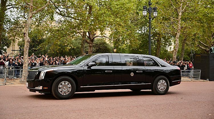 کاروان اسکورت خودروی رئیس جمهور آمریکا / ساعتی ۱۵۰ هزار دلار هزینه هر جابجایی کاروان اسکورت خودروی رئیس جمهور آمریکا / ساعتی ۱۵۰ هزار دلار هزینه هر جابجایی