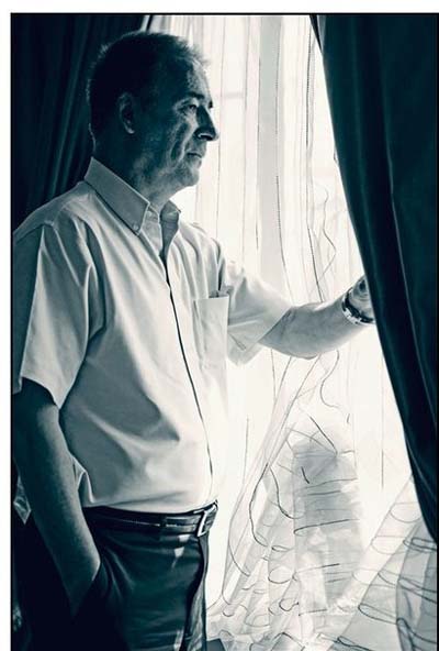 ناصر حجازی؛ غرور در ارتفاع شکوه ناکِ فروتنی ناصر حجازی؛ غرور در ارتفاع شکوه ناکِ فروتنی