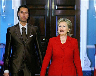 همسر قذافی به دنبال پس گرفتن 100 میلیون دلار همسر قذافی به دنبال پس گرفتن 100 میلیون دلار