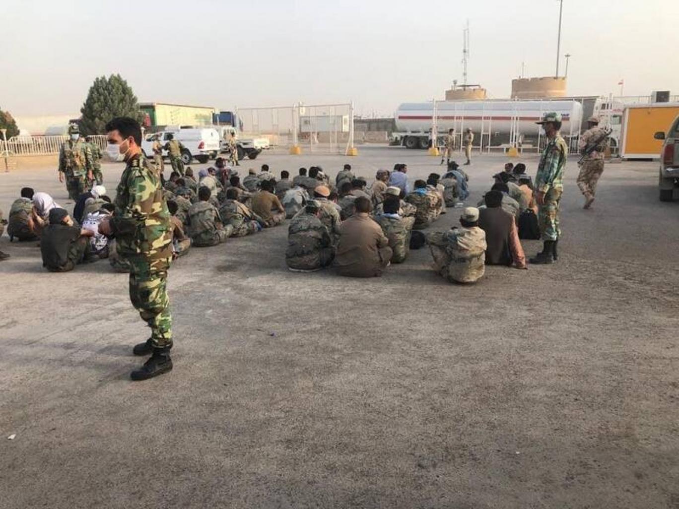 گزارش کنگره آمریکا: فرار 3 هزار نیروی امنیتی افغانستان به ایران از زمان به قدرت رسیدن طالبان گزارش کنگره آمریکا: فرار 3 هزار نیروی امنیتی افغانستان به ایران از زمان به قدرت رسیدن طالبان