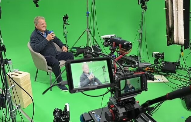 یک زن در مراسم عزاداری خودش شرکت کرد! (+عکس)