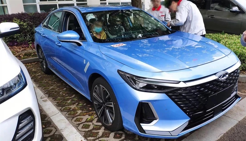 چری آریزو 8 چری آریزو 8