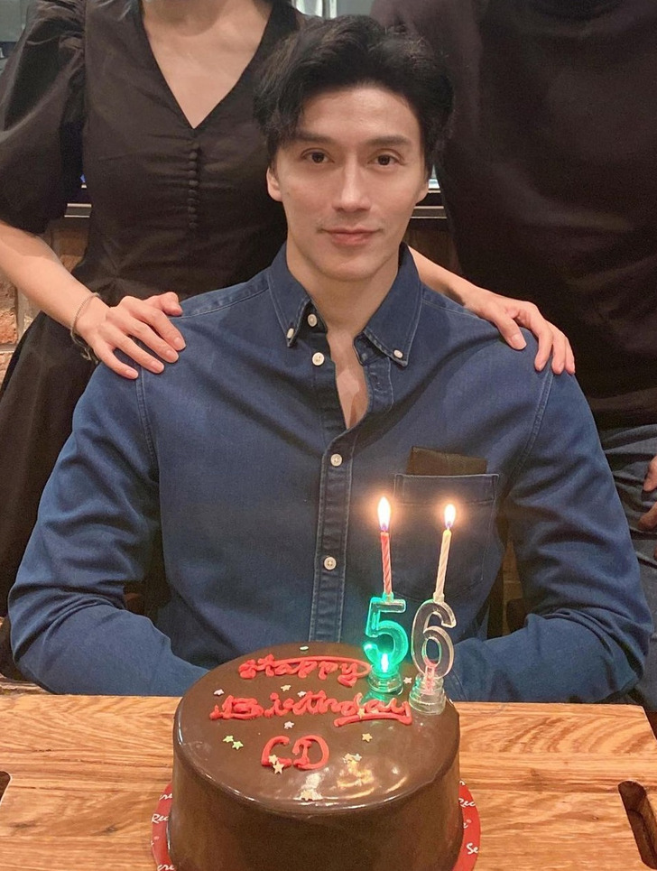 چهره این مرد ۵۶ساله دنیا را متحیر کرده است (+عکس)