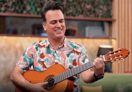 بیوگرافی حامد آهنگی استندآپ کمدین، مجری، بازیگر و کارگردان سینما و تلویزیون