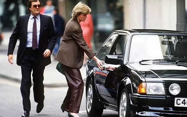 فورد اسکورت پرنسس دایانا که ۷۶۰,۰۰۰ دلار به فروش رسید (عکس+فیلم) فورد اسکورت پرنسس دایانا که ۷۶۰,۰۰۰ دلار به فروش رسید (عکس+فیلم)